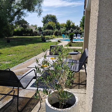 Demeure En Pierre Avec Piscine Privee Villa Etauliers Exterior photo
